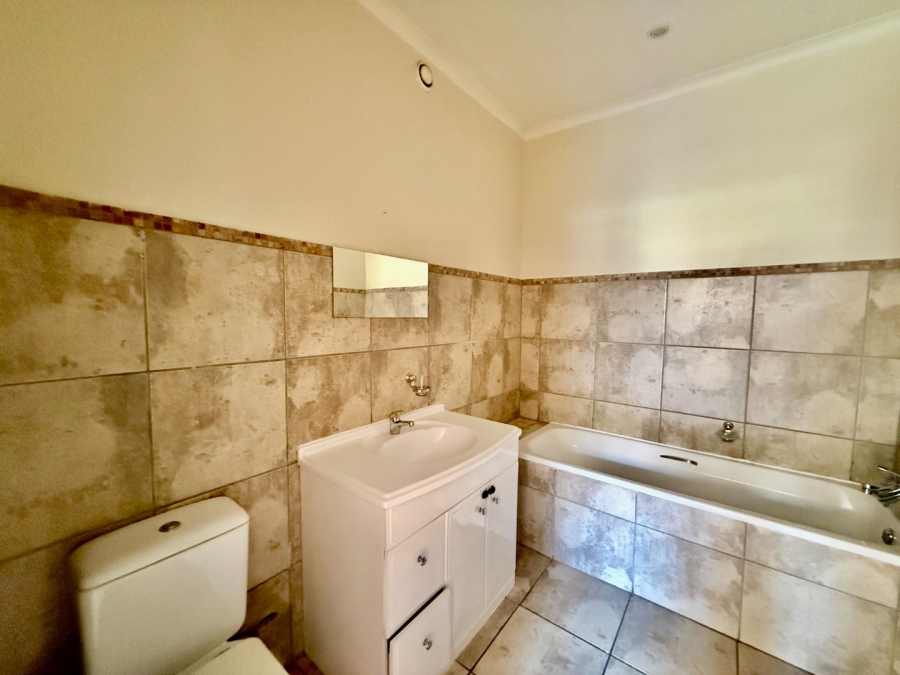 To Let 3 Bedroom Property for Rent in Landsmeer Residential Estate North West
